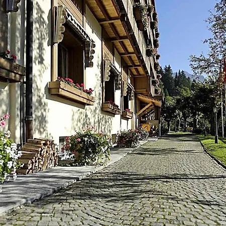 Alpenrose - A Family Affair Since 1881 Wengen