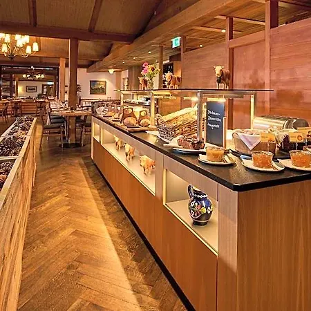 Alpenrose - A Family Affair Since 1881 3*