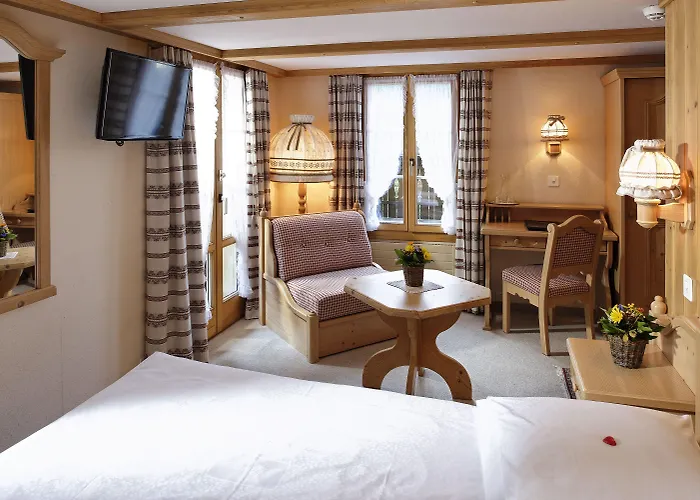 Hotel Alpenrose - A Family Affair Since 1881 3*